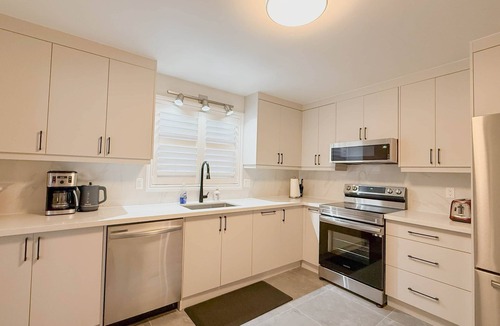 Historic Old Town House | The Promenade Cottage