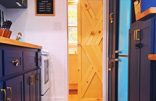 Goshen Cabin | The Rabbit Hole | Luxury Tiny Home | Hot Tub & Barrel Sauna | Adults Only