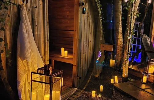 Goshen Cabin | The Rabbit Hole | Luxury Tiny Home | Hot Tub & Barrel Sauna | Adults Only