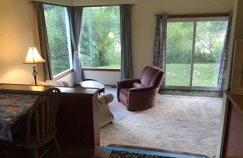 Quesnel House | The Riverwalk House, WALK UP Suite