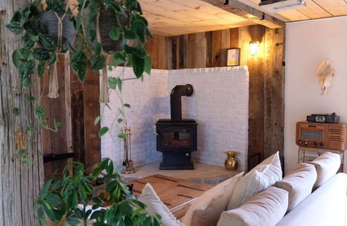 Consecon House | The Robin House · The Robin House: Your Rustic/Modern Home & Spa