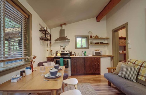 Port Renfrew Cabin | The Rocky Knoll - Garden View - Pet Friendly