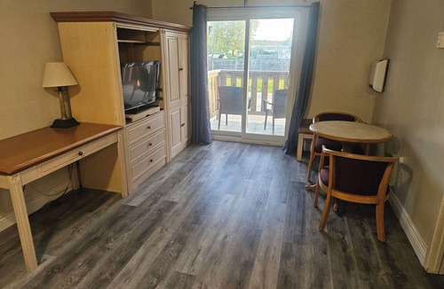 Port Elgin Hotel | The Sand Castle Suites Motel