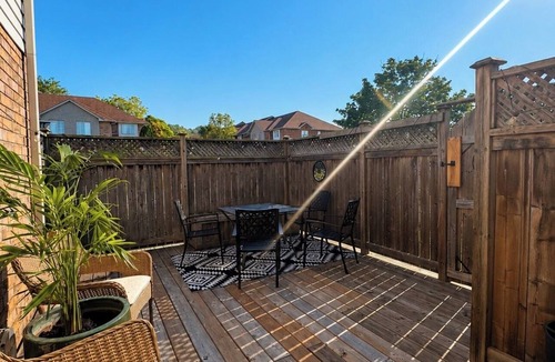 Grimsby House | The space, privacy, and comfort of a true home away from home in Niagara area.