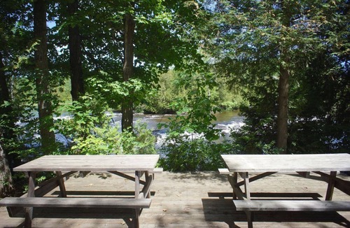 Bishop Corners Apartment | The Suite - Myers Cave Resort