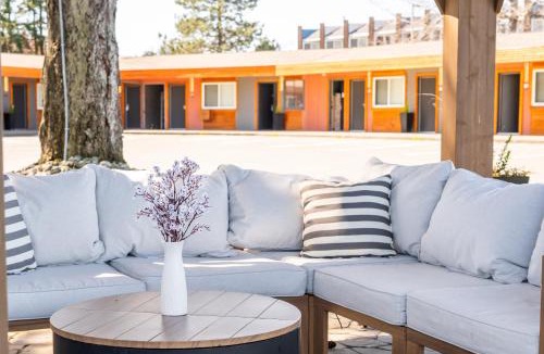 Regional District of Nanaimo Hotel | The Tide's Out