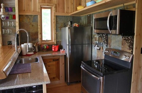 Moricetown House | The TTT Cabin - L.D.R.