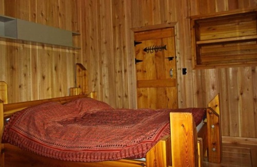 Moricetown House | The TTT Cabin - L.D.R.