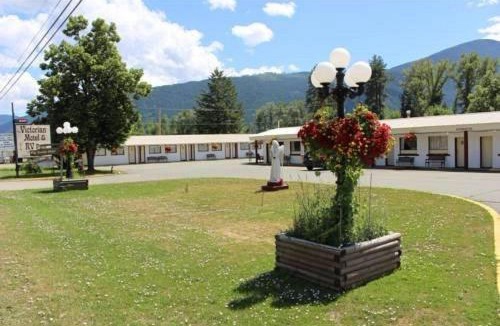 Grand Forks Hotel | THE VICTORIAN MOTEL AND RV PARK by Capital O