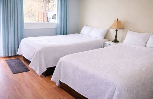 Grand Forks Hotel | THE VICTORIAN MOTEL AND RV PARK by Capital O