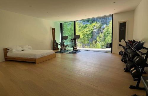 Sea to Sky Highway House | The Wedge by Boutique Whistler Mountain