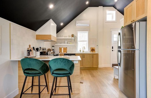 Kitchener Apartment | The Willow on Victoria Park - 1 Bed 1 Bath