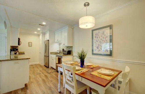Demere Park Condo | Thinking about Labor Day or Fall Break? Who needs leaves-Ocean Breeze for you!