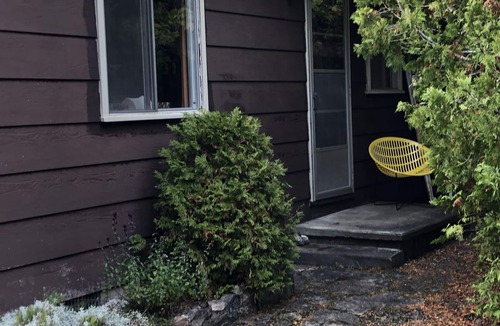 Northern Bruce Peninsula Cottage | This charming cottage is the perfect place to unwind and relax