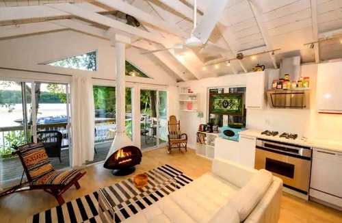Frontenac Cottage | Three Pet-Friendly Cottages Perfect for Outdoor Adventures in Ontario