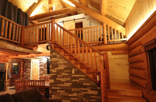 Waltham Cottage | Tiger Log House WaterFront Cottage
