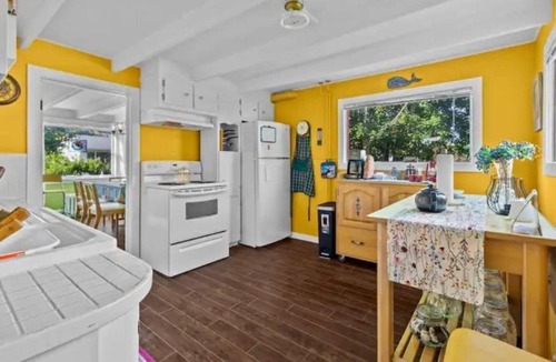 Carbonear House | Tighnamara | 4BR Spacious Coastal Stay for Groups
