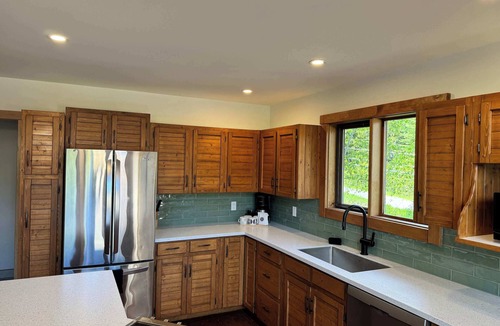 East Kootenay House | Timberline Chalet, Hot Tub, Bike Friendly
