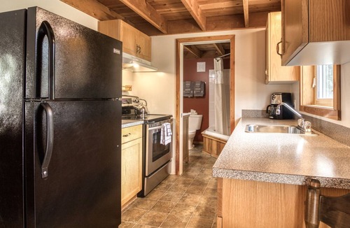 East Kootenay Hotel | Timbers Resort | 2BR | Cabin 8