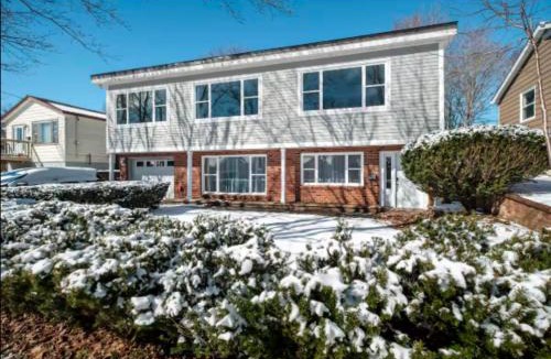 Waterford Valley House | Timeless 3BR Mid-Century Modern St Johns Gem