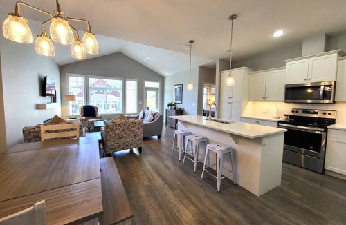 Okanagan-Similkameen House | Tinhorn Meadow Cottage-Walk to the pool #20