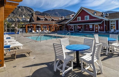 Okanagan-Similkameen House | Tinhorn Meadow Cottage-Walk to the pool #20