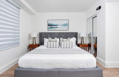 Trinity - Bellwoods Apartment | TO Chic 3BR Ossington Hub Near Subway & Shops
