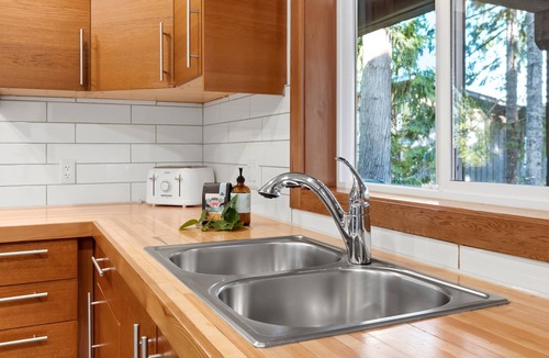 Tofino House | Tofino House-Close to town, Sauna, Rainforest!
