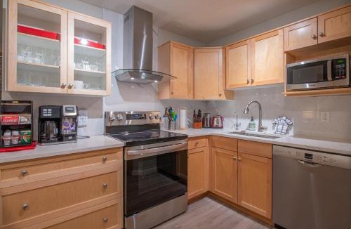 Canmore Apartment | Top Floor Condo - 2BR & AC with Mountain Views
