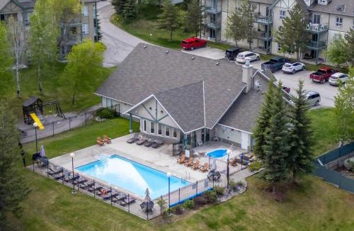 East Kootenay Apartment | Top Floor with Loft | Pool | Mountain Views (NEW LISTING!)