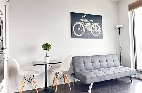 Mount Pleasant West Condo | Toronto Condo in front of Eglinton/Yonge Subway station