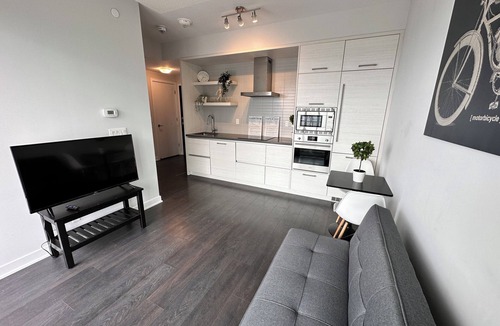 Mount Pleasant West Condo | Toronto Condo in front of Eglinton/Yonge Subway station