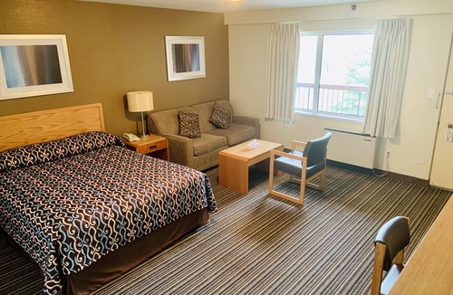Lakeview Hotel | Toronto Lakeshore Hotel