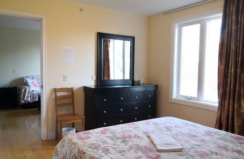 Kennedy Park Bed & Breakfast | Toronto Room for Rent