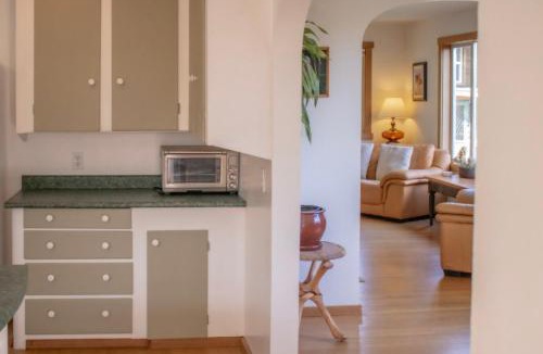 Ucluelet House | Tower House - West Coast Ucluelet Forest Escape