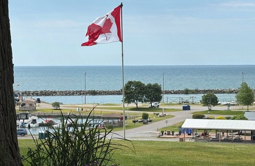 Port Dover House | Town House rental 5 minute walk to the beach.