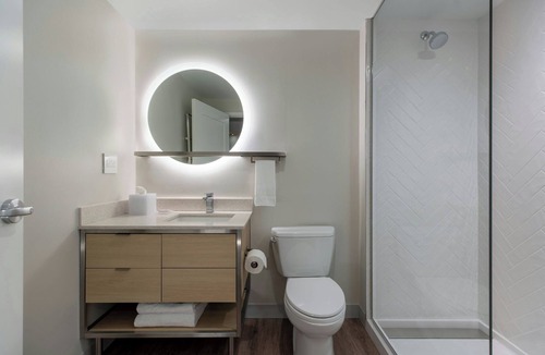 Dorval Hotel | Towneplace Suites By Marriott Montreal Airport