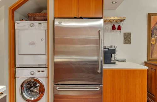Whistler Creekside Condo | Townhome+parking walk 6 Minutes to Gondola & Shops