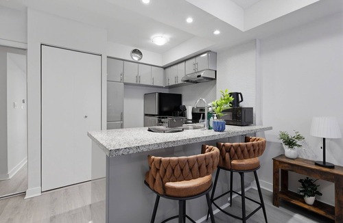 King West Village Apartment | Townhouse in Liberty Village Steps to Everything
