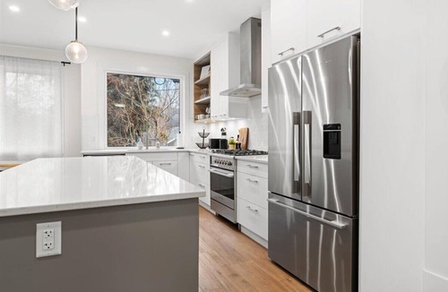 North End House | Townhouse with Rooftop Deck in Downtown Kelowna