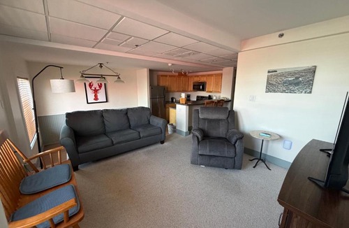 Rockland Apartment | Trade Winds on the Bay
