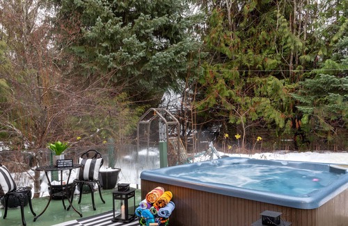 Whistler Cay Estates Ski Chalet | Traditional 4-Bedroom Chalet with Hot Tub