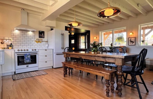 Charlotte's Shore House | Tranquil 3-bedroom farmhouse