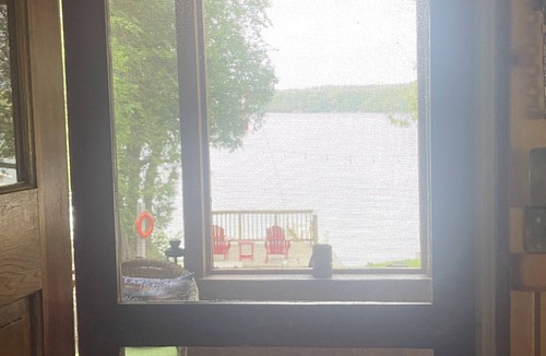 Rideau Lakes Cottage | Tranquil 3 bedroom waterfront cottage on private lake!