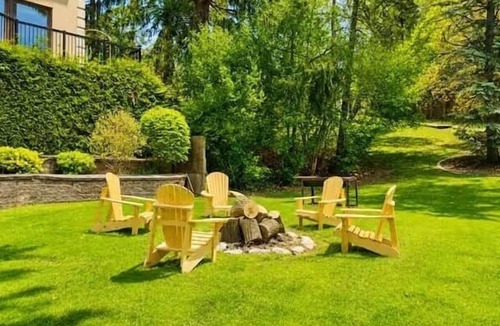 Thornhill House | Tranquil Estate Retreat Pool Pond on 3 Acres