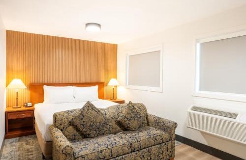 Langley Hotel | Travelodge by Wyndham Langley