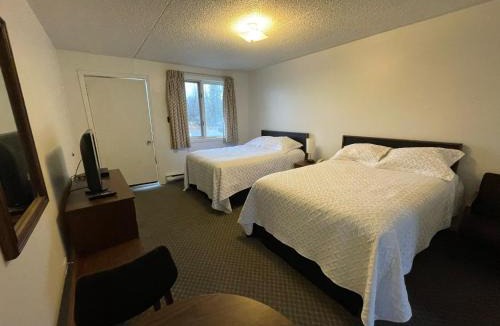 Schreiber Hotel | Travelodge by Wyndham Schreiber Ontario