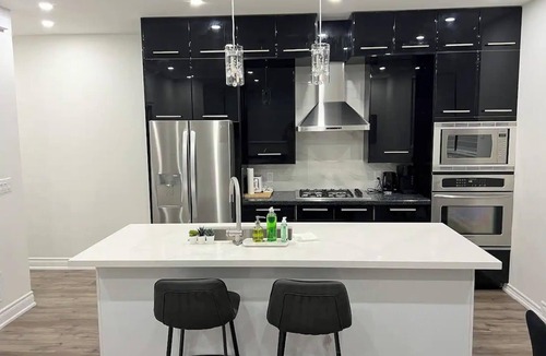 Markham Apartment | Two Bedroom Condo Near Miliken District Park!