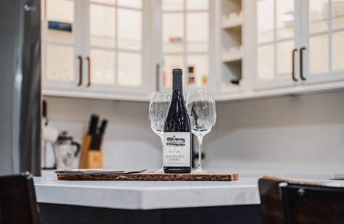 Vineland House | Two bedroom guest house in the heart of wine country!