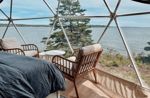 Dublin Shore Apartment | Two Cliffside Domes - Hot Tubs, Firepit, Decks, Perfect for Families & Groups